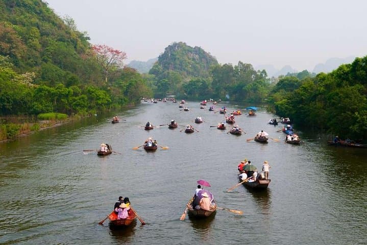 Perfume Pagoda One-Day Tour From Hanoi: Boat Ride, Cable Car & Cave Temple