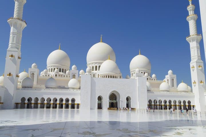 Abu Dhabi Day Trip: Sheikh Zayed Grand Mosque & Yas Island Drive photo 3