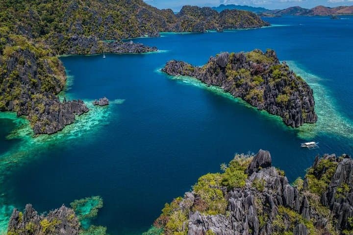 Coron Island Tour B — Barracuda Lake, Twin Lagoon & Skeleton Wreck (Private) photo 6