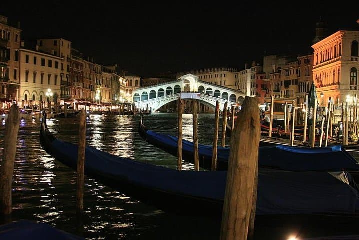 Ghosts of Venice: Night Walk Through Legends, Secrets, and Hidden Corners