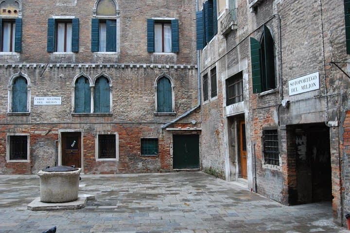Ghosts of Venice: Night Walk Through Legends, Secrets, and Hidden Corners photo 6