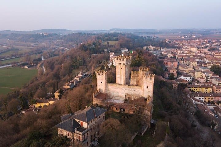 E‑Bike Loop from Villafranca to Borghetto: Scaliger Castles & Countryside (25 km) photo 3