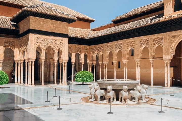 Alhambra Tickets and Albaicín Private Tour: Views, History & Practical Tips