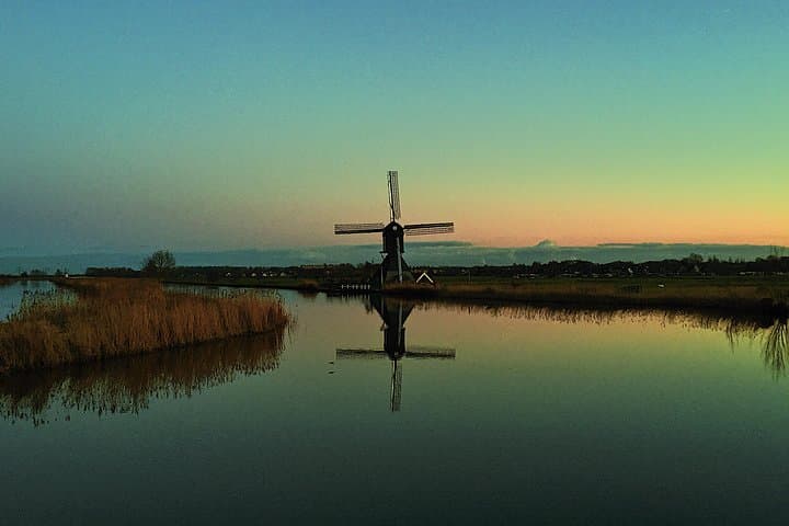 Kinderdijk Photography Tour — Windmills, Waterways & Cheese Tasting photo 2