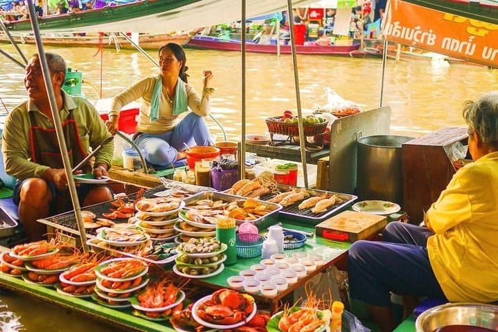 Maeklong Railway & Damnoen Saduak Floating Market Day Trip from Bangkok photo 2