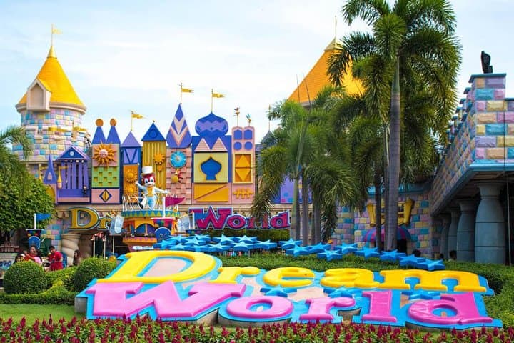 Dream World & Snow Town Bangkok: Theme Park Day Trip with Transfer and Lunch photo 3
