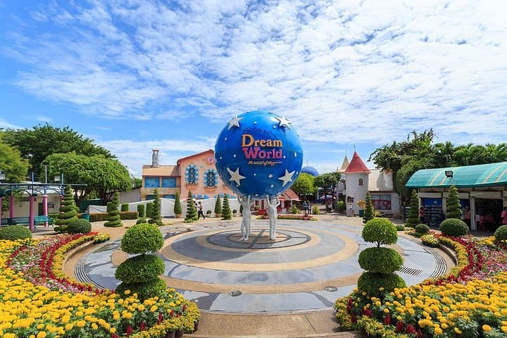 Dream World & Snow Town Bangkok: Theme Park Day Trip with Transfer and Lunch photo 6