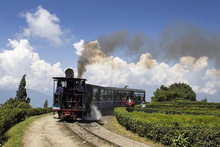 Eastern Himalaya: 7-Day Darjeeling, Pelling, Gangtok & Kalimpong Tour