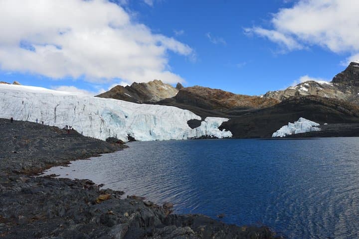 Pastoruri Glacier Day Trip: High-Altitude Hike to a Retreating Tropical Glacier photo 1