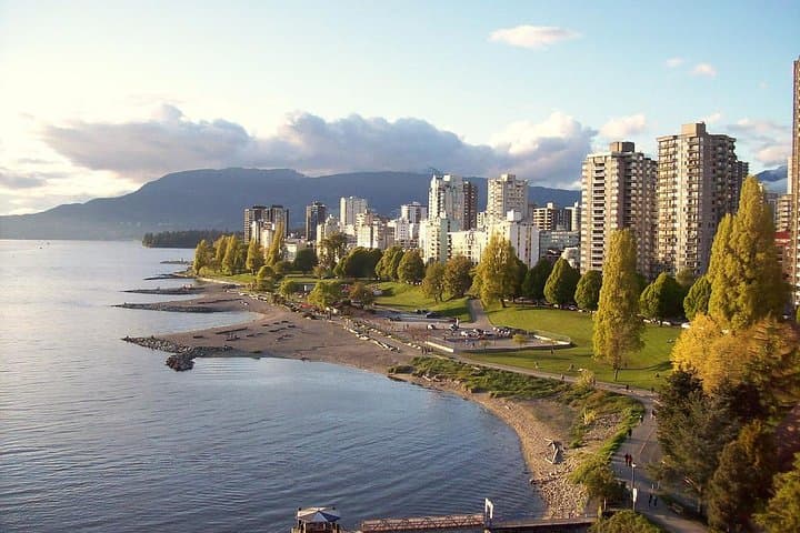 Private Luxury Transfer from Vancouver to Whistler — Scenic Door-to-Door Sea-to-Sky Drive