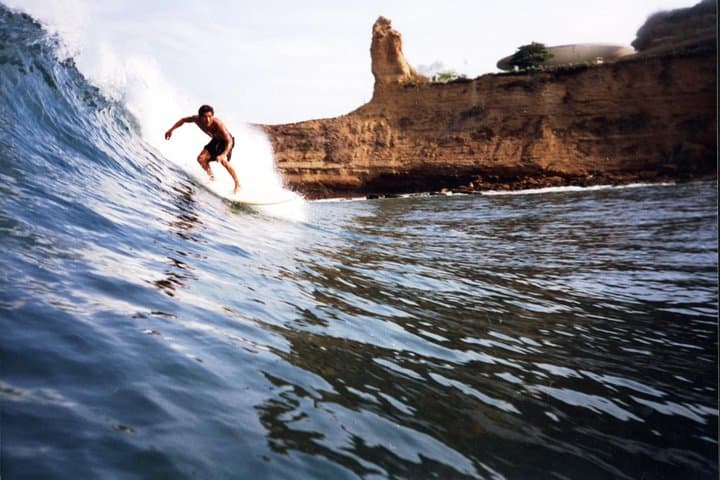 Full-Day Montañita Surf and Beach Trip from Guayaquil