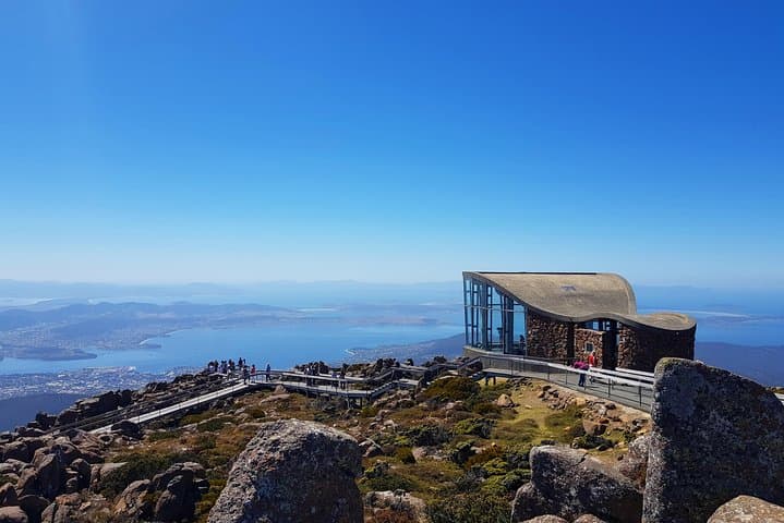 8-Day Tasmania in Circle: Epic Coastal Drives, World Heritage Parks & Wildlife Encounters