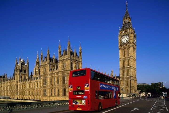 Layover London: 6-Hour Executive Private Tour from LHR — Meet & Greet Airport Pickup