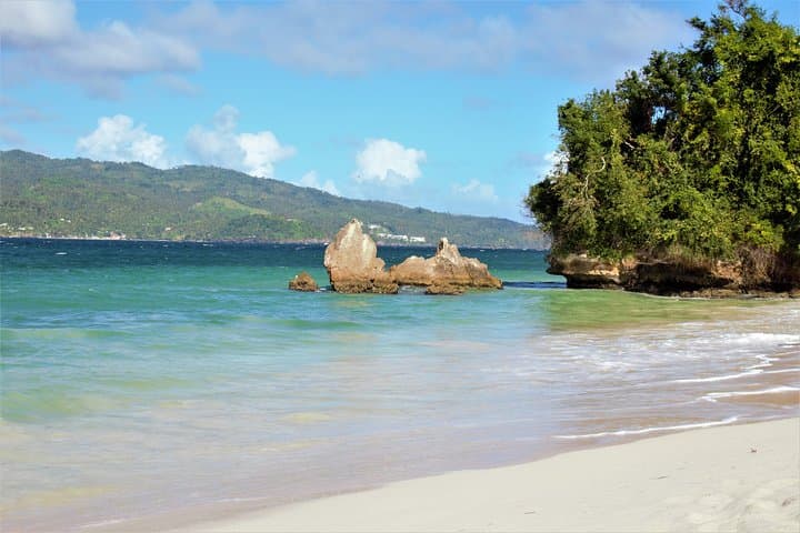 Exploring Los Haitises and Cayo Levantado: Boat Trip to Mangroves, Caves & White-Sand Beaches photo 5