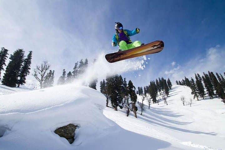 Private Day Ski Trip to Jihua Ski Resort from Harbin — Beginner-Friendly Slopes & Gear Included photo 2