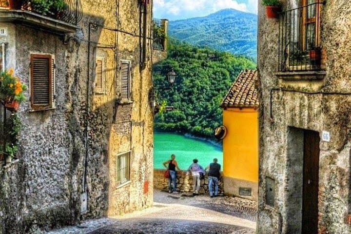 Turano Lake Hike to Monte Antuni & Castel di Tora — Full‑Day Hike with Local Lunch photo 5