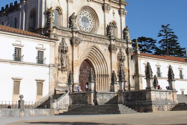 Explore Tomar, Batalha & Alcobaça: A UNESCO Day Tour from Lisbon photo 5