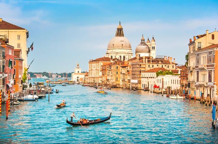 Venice Grand Canal Panoramic Motorboat Tour — 1-Hour Small-Group Experience photo 5