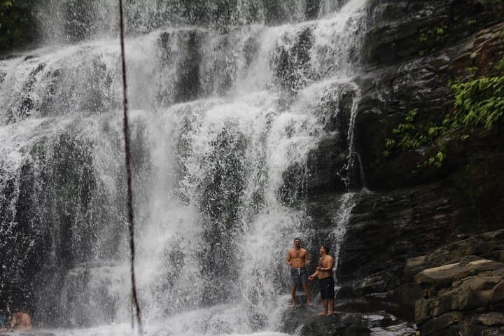 Nauyaca Waterfalls Tour: Full-Day Hike and Swim near Dominical, Costa Rica
