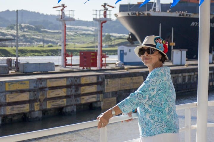 Panama Canal Partial Tour Northbound: Miraflores to Pedro Miguel Aboard the Pacific Queen photo 3