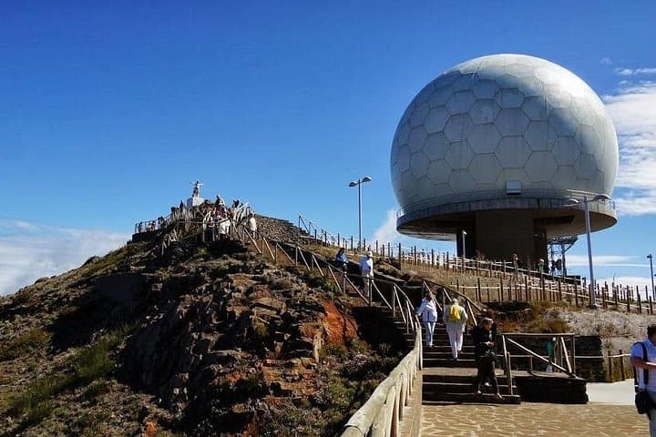 Funchal 4x4 Sunday Market to Pico do Arieiro Half‑Day Tour photo 2