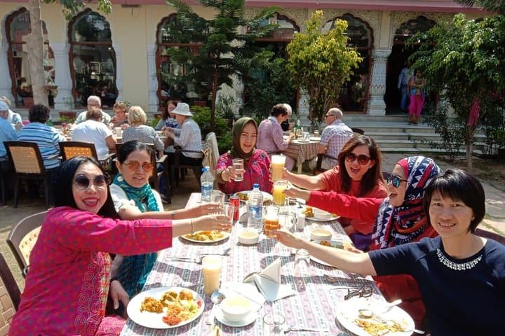 Private Taj Mahal Day Trip from Delhi with Lunch and Guide photo 2