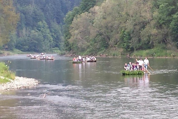 Classic Dunajec River Rafting from Krakow: 15km Scenic Raft Trip in Pieniny photo 1