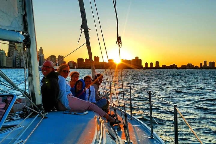 Private Sunset Sail from Navy Pier: Chicago Lake Michigan Skyline Cruise photo 2