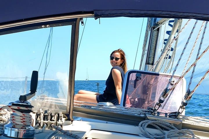 Private Sailing on Lake Michigan from Navy Pier — Chicago Skyline Charter photo 5