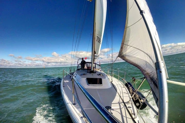 Private Sailing on Lake Michigan from Navy Pier — Chicago Skyline Charter photo 3