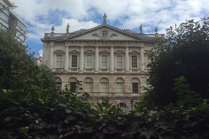 Walking in Diana's London: Private 3-Hour Royal Route photo 6