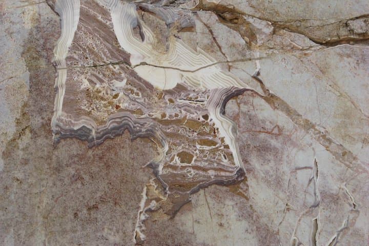 Rossing Mountain Mineral Tour from Swakopmund — Geology, Quartz & Desert Flora photo 4
