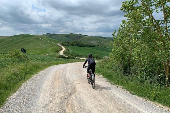 Crete Senesi E‑Bike & Spa Day from Florence: Ride, History and Thermal Baths