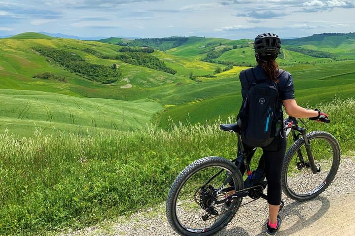 Crete Senesi E‑Bike & Spa Day from Florence: Ride, History and Thermal Baths photo 3