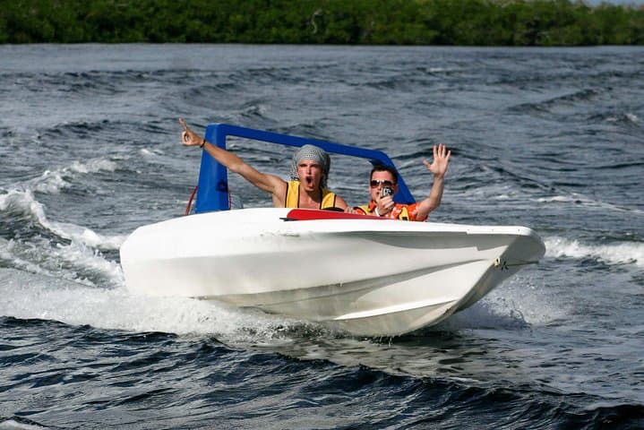 Speedboat & Snorkel Tour from Nichupté Lagoon to Punta Nizuc Reefs, Cancún photo 4