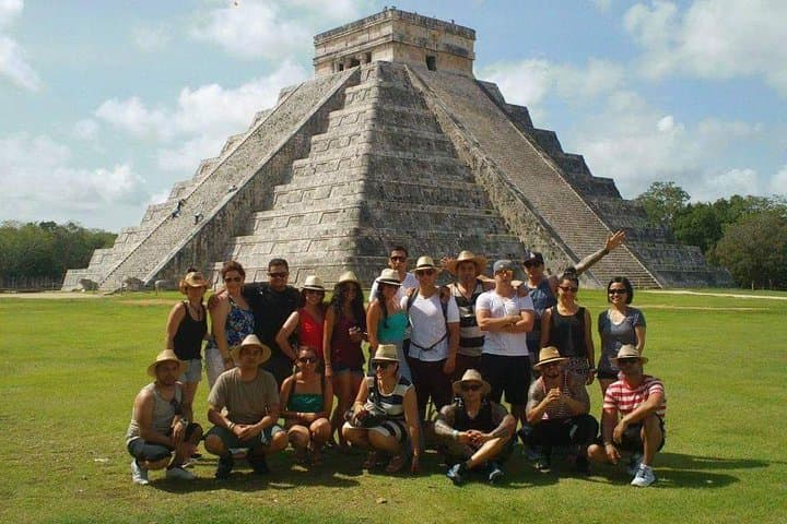 Chichen Itzá Sunset and Cenote Tour: Evening Ruins & Refreshing Swim