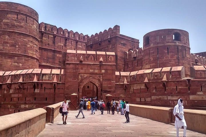 Skip-the-Line Taj Mahal Tickets: Private Guided Visit with Hotel Pickup in Agra photo 5