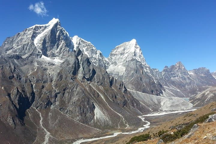 Everest Base Camp Trek: 14-Day Khumbu Lodge Route to Mt. Everest Base Camp photo 3