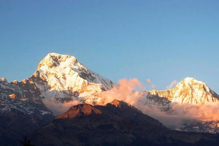 Ghorepani Poon Hill Trek: Sunrise on the Annapurna Rim and Rhododendron Trails