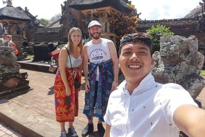 Private Ubud Highlights Tour: Monkey Forest, Tegenungan Waterfall & Tegalalang Rice Terraces photo 4