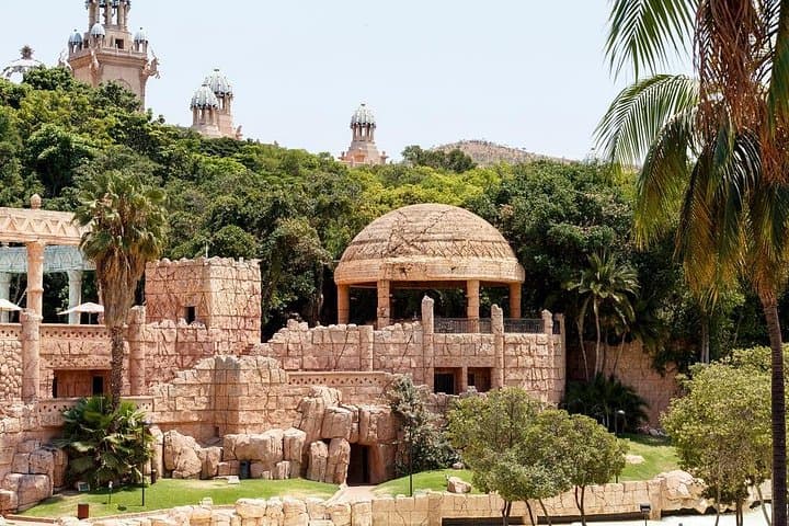 Sun City Rides Sun City Day Tour: Valley of Waves, Lost City & Resort Highlights