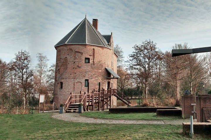 Electric Castle and Bulb-Region GPS Tour in South Holland photo 2