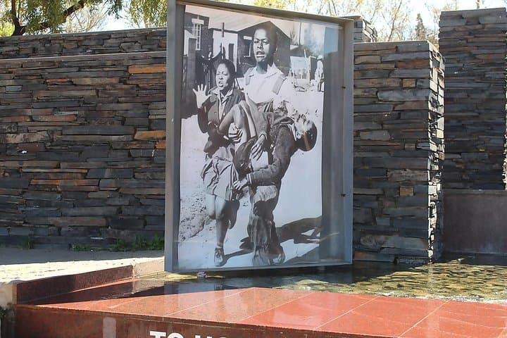 Soweto Tour from Johannesburg: Mandela House, Hector Pieterson & Vilakazi Street