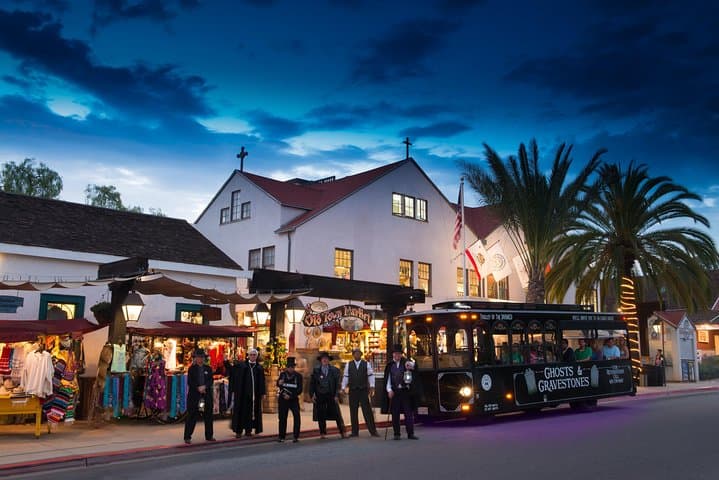 San Diego Ghosts & Gravestones Haunted Trolley Tour: Old Town Night Walk