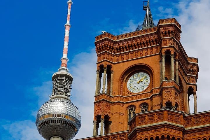 Private Berlin City Center Walking Tour: 4-Hour Historical Highlights Walk