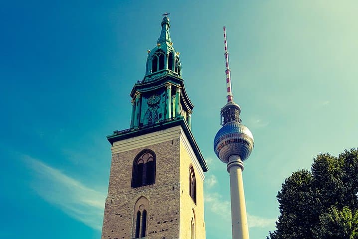 Private Berlin City Center Walking Tour: 4-Hour Historical Highlights Walk photo 4