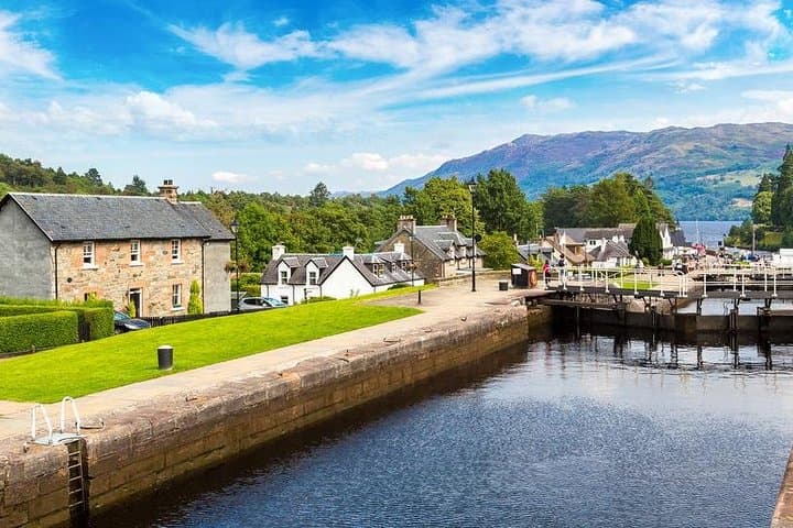 Loch Ness Day Trip from Glasgow — Urquhart Castle & 1-Hour Boat Cruise photo 4