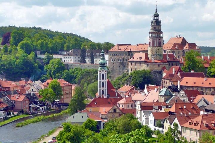 Private Cesky Krumlov Day Trip from Prague to Vilshofen: UNESCO Medieval Town Walk
