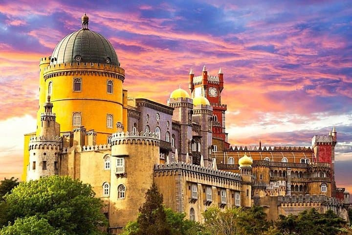 Lisbon to Sintra and Cabo da Roca: Private 8-Hour Car Tour