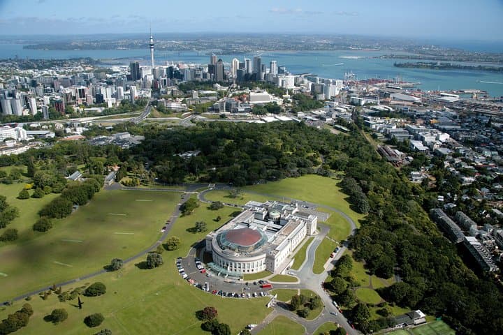 Half-Day Auckland Shore Excursion: Small-Group City Tour & North Shore Views photo 4